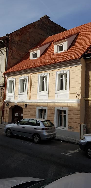 Отель Casa Fanarilor Брашов Экстерьер фото